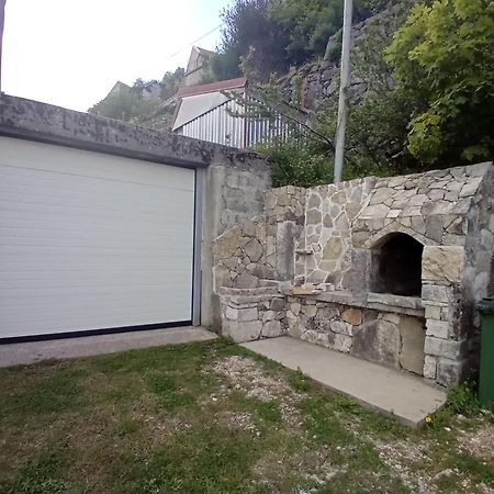 Konak Ugnji-Village Cetinje Extérieur photo