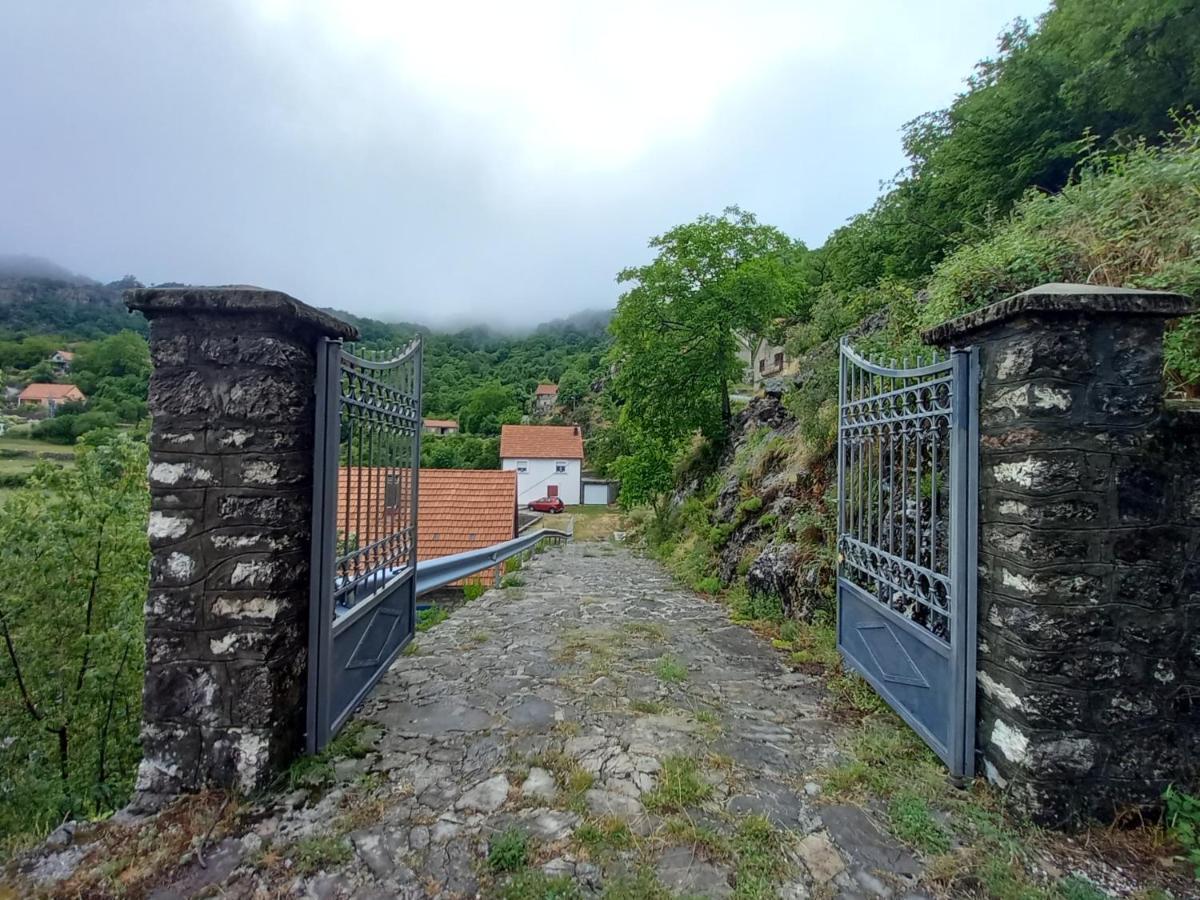 Konak Ugnji-Village Cetinje Extérieur photo