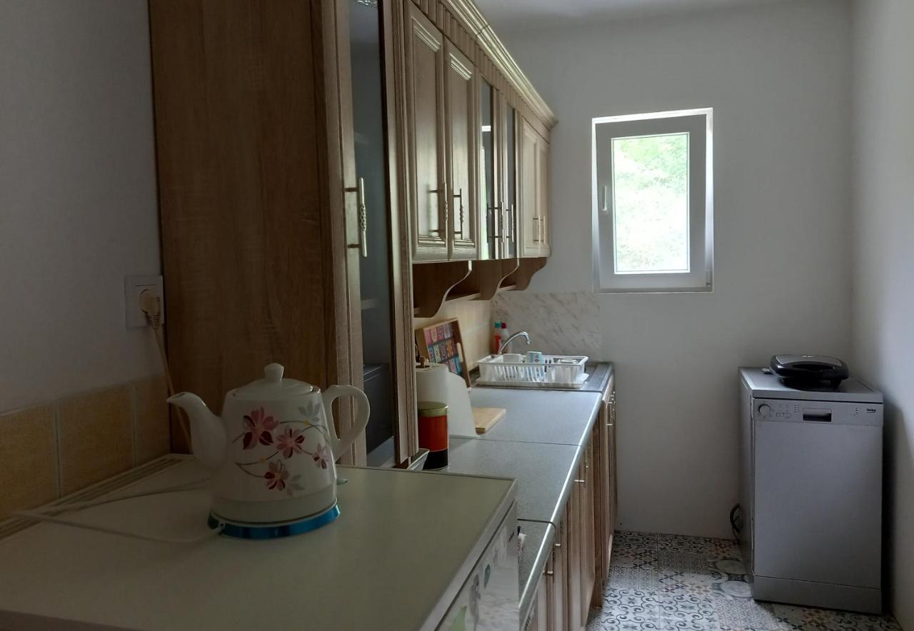 Konak Ugnji-Village Cetinje Extérieur photo