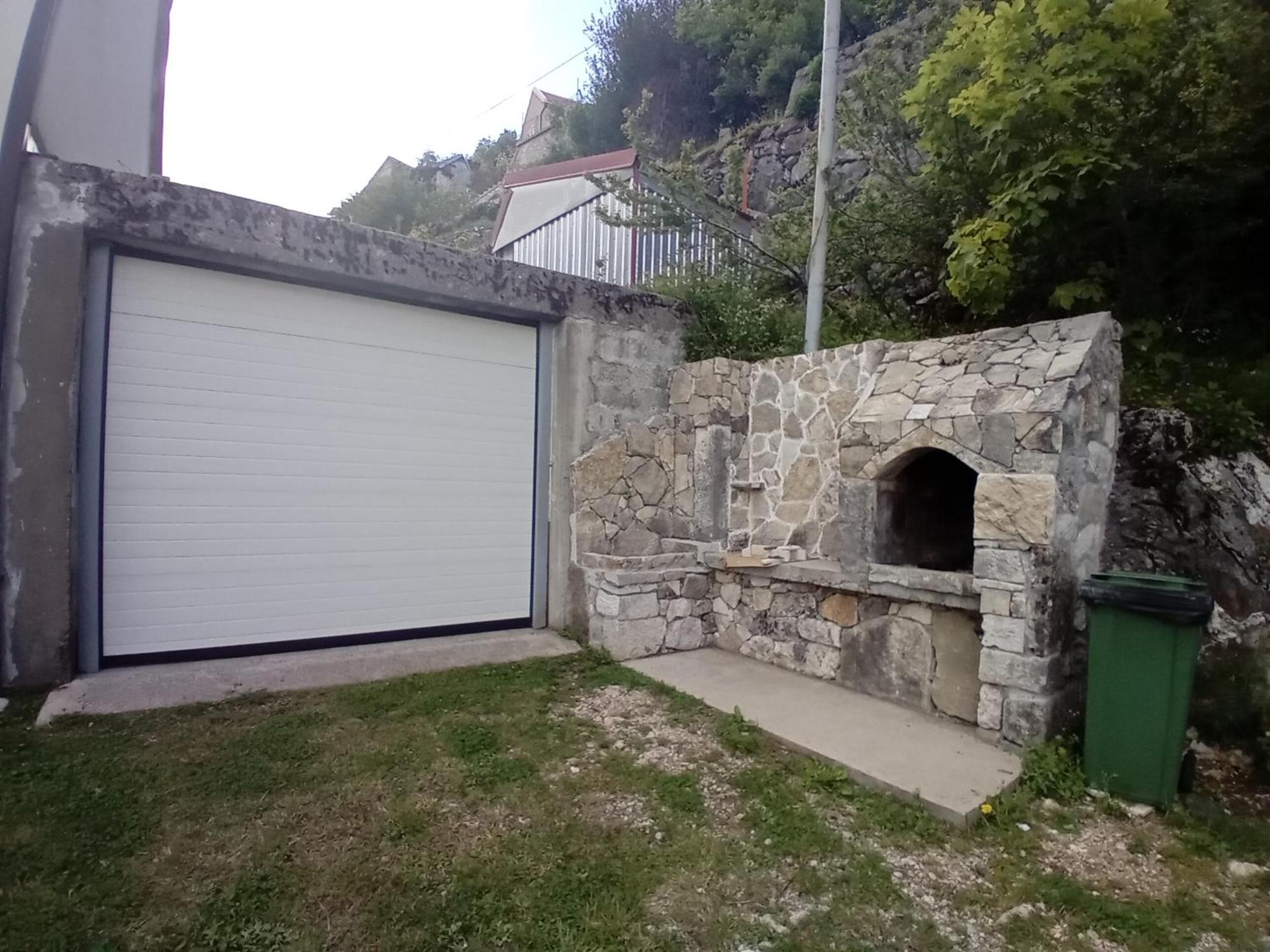 Konak Ugnji-Village Cetinje Extérieur photo